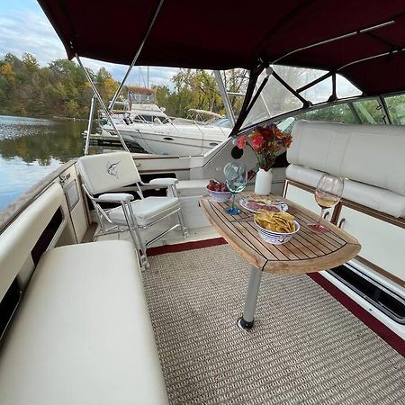 Private Yacht On Catskill Creek Eksteriør bilde
